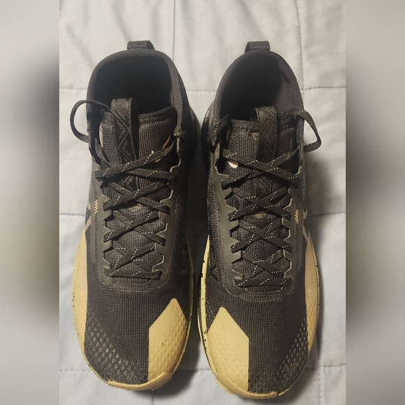 Nike - Picture 7 of 8